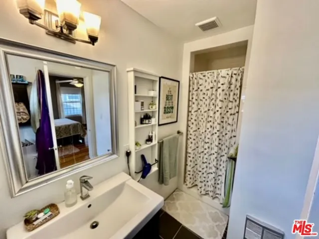 9317 Kincardine Avenue, Los Angeles, California 90034
