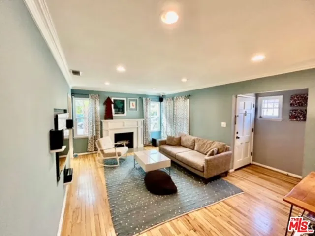 9317 Kincardine Avenue, Los Angeles, California 90034