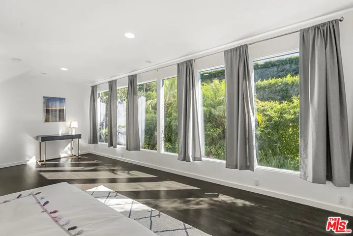 1523 1/2 N Doheny Drive, Los Angeles, California 90069