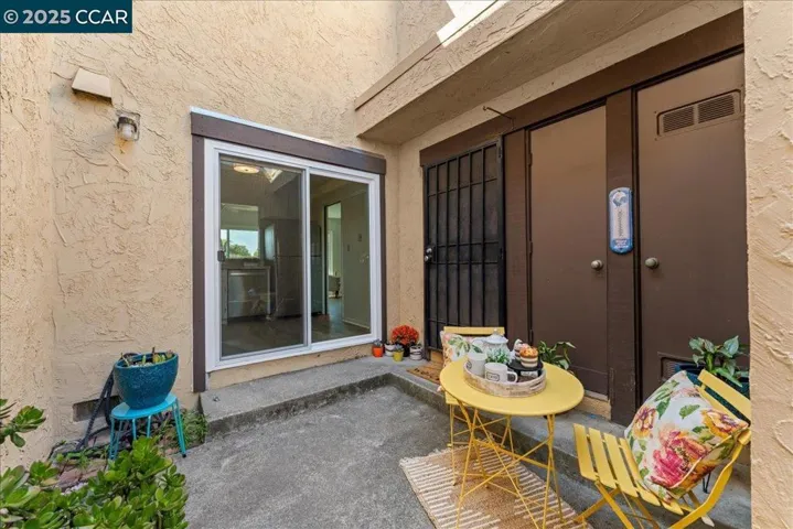 Gated Front Patio/Entrance