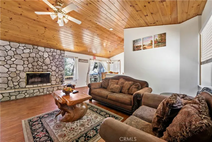 31505 Circle View, Running Springs, California 92382