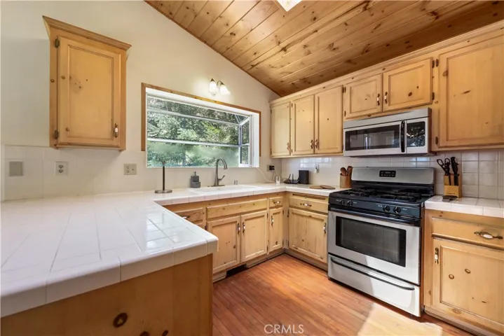31505 Circle View, Running Springs, California 92382