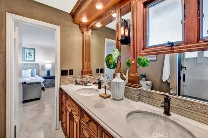 Elegant master bathroom