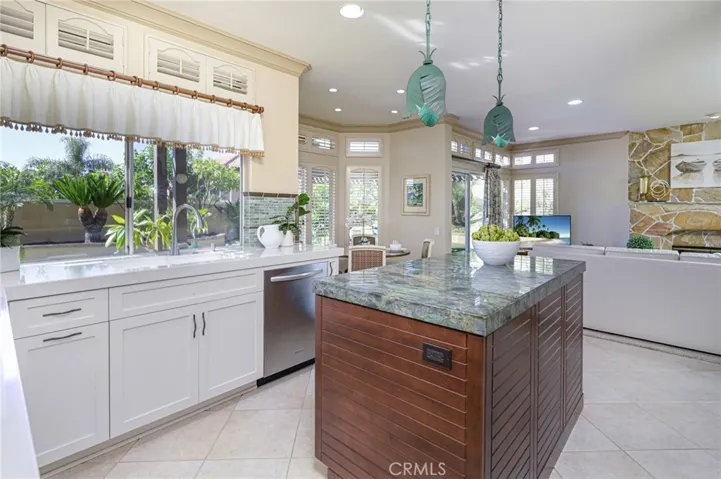 5555 Meadow Lake Lane, Yorba Linda, California 92887