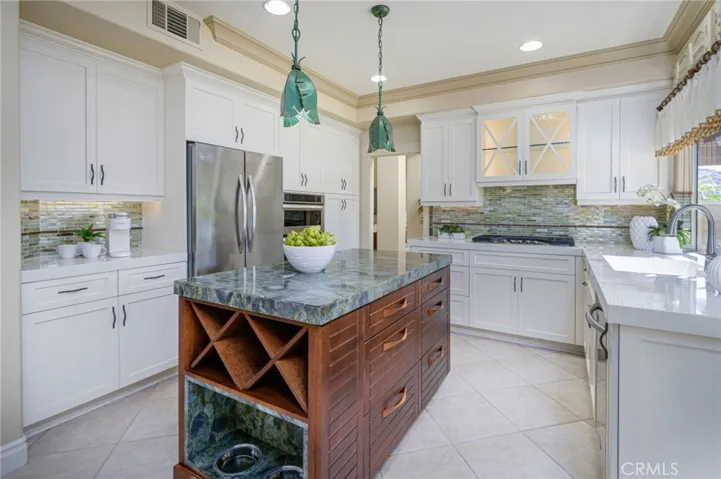 5555 Meadow Lake Lane, Yorba Linda, California 92887