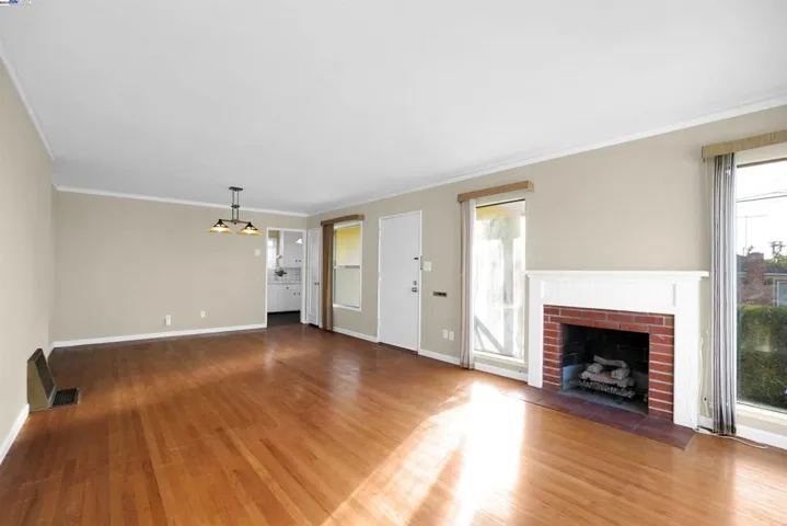 2427 Easy Street, San Leandro, California 94578