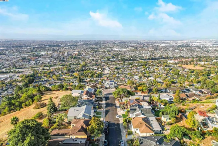 2427 Easy Street, San Leandro, California 94578