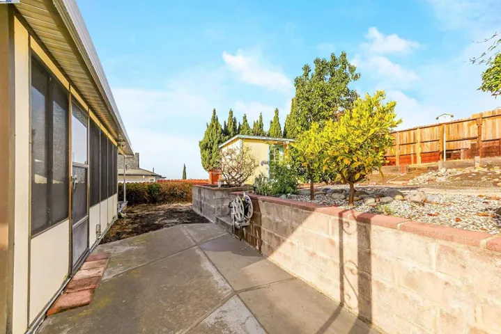 2427 Easy Street, San Leandro, California 94578
