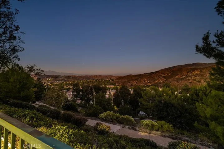 Gorgeous Views of natural hillsides, mountains, dramatic canyons and sparkling lights!
