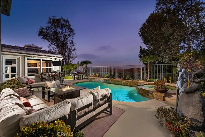 Remodeled Pool and Spa, Barbecue Island, Ample Patios and Private Putting Green to Enjoy the Panoramic Views!