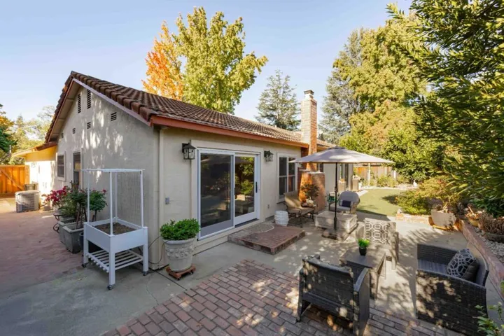 1046 Harvest Circle, Pleasanton, California 94566