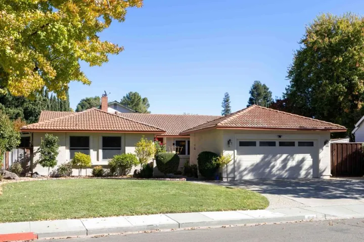 1046 Harvest Circle, Pleasanton, California 94566