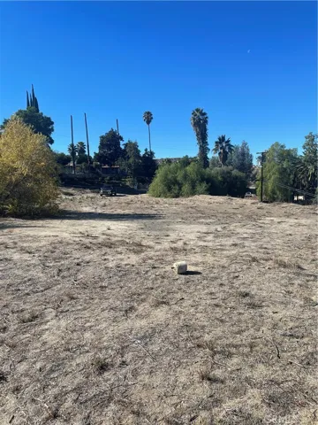 Huge graded building pad.