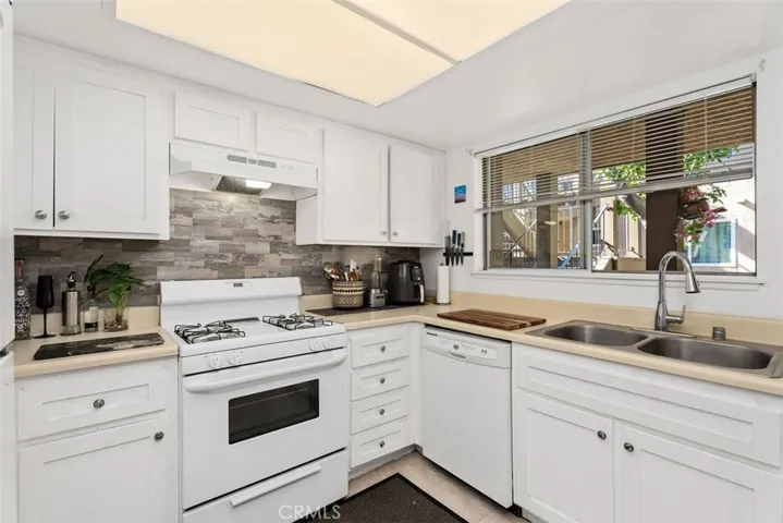 4201 W 5th Street 225, Santa Ana, California 92703