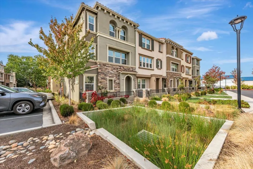 309 Fanuncio Lane, Hayward, California 94544 home-pic-0