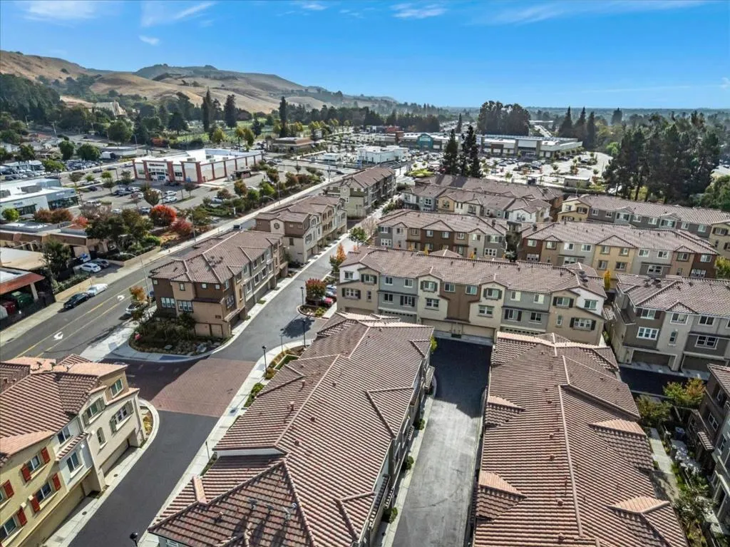 309 Fanuncio Lane, Hayward, California 94544 home-pic-48