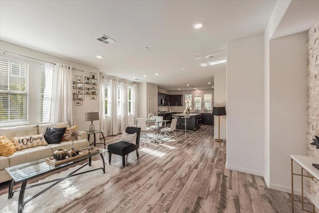 309 Fanuncio Lane, Hayward, California 94544 home-pic-3