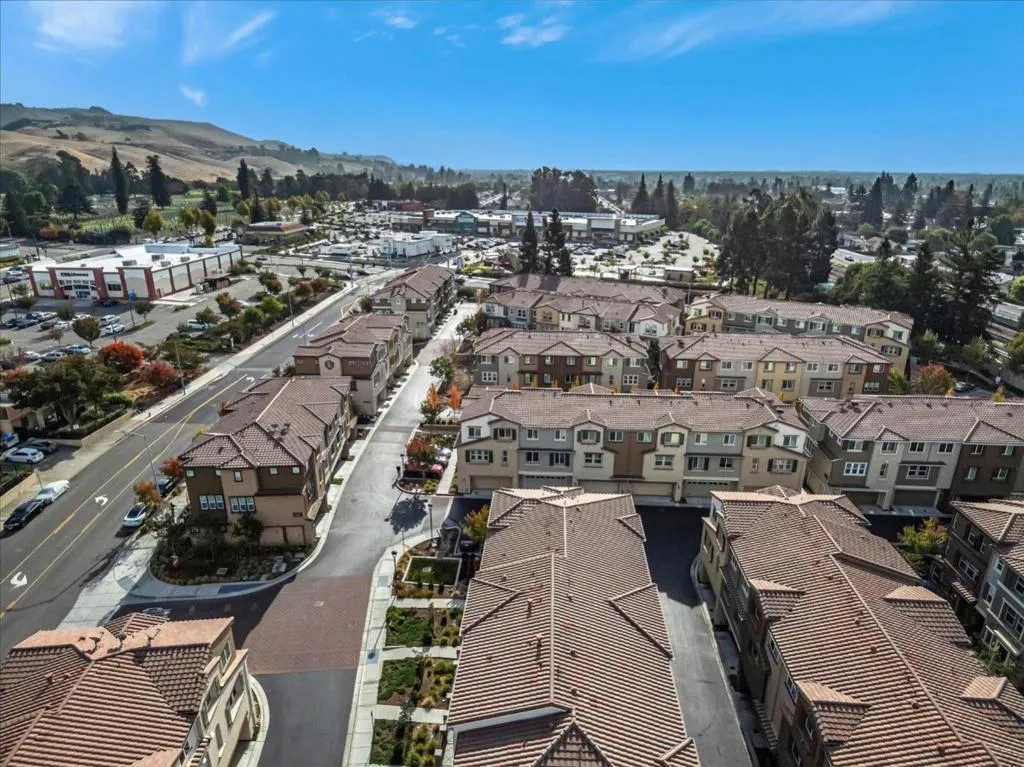 309 Fanuncio Lane, Hayward, California 94544 home-pic-49