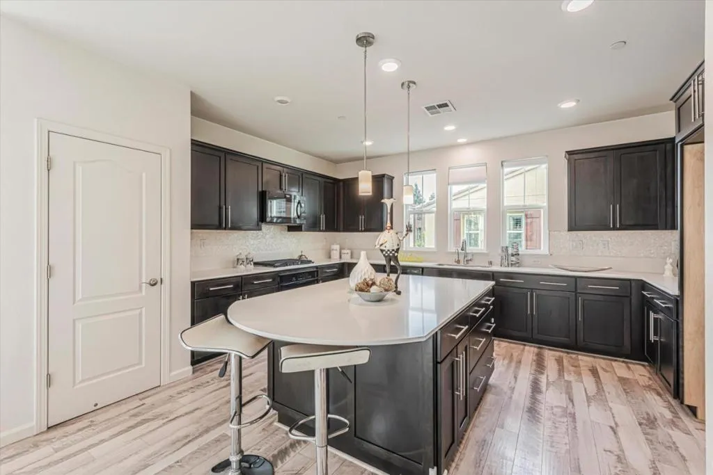 309 Fanuncio Lane, Hayward, California 94544 home-pic-14