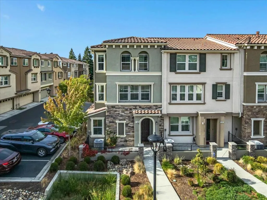 309 Fanuncio Lane, Hayward, California 94544 home-pic-63