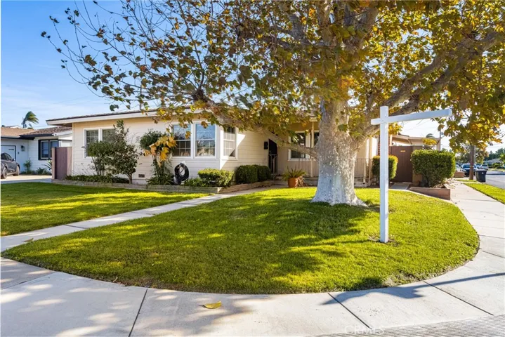 2102 E Napa Place, Anaheim, California 92806