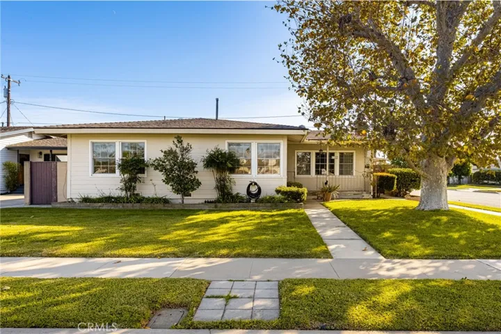 2102 E Napa Place, Anaheim, California 92806
