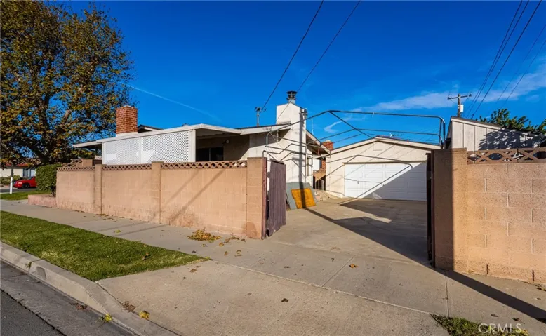2102 E Napa Place, Anaheim, California 92806
