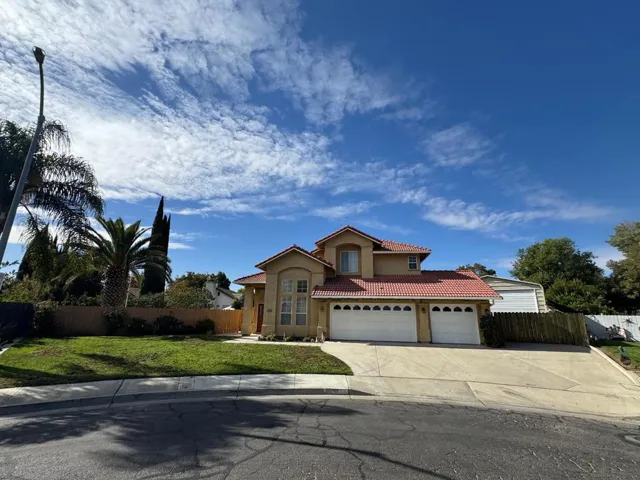 702 Whitney Court, Los Banos, California 93635