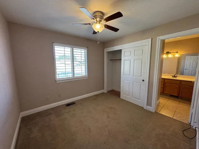 702 Whitney Court, Los Banos, California 93635