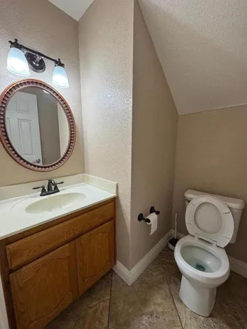 702 Whitney Court, Los Banos, California 93635