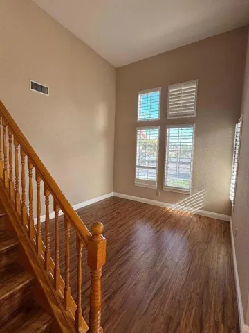 702 Whitney Court, Los Banos, California 93635