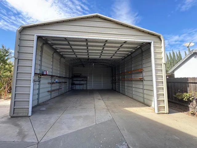 702 Whitney Court, Los Banos, California 93635