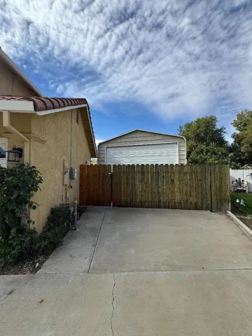 702 Whitney Court, Los Banos, California 93635