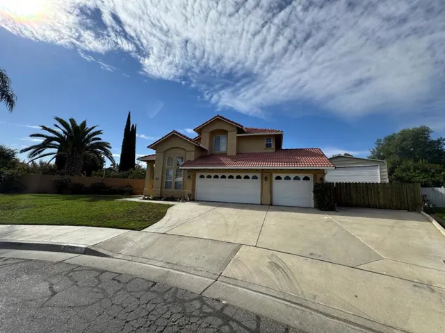 702 Whitney Court, Los Banos, California 93635