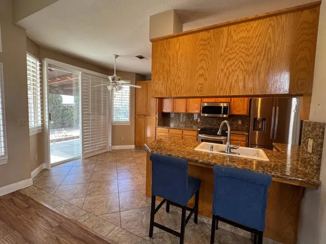 702 Whitney Court, Los Banos, California 93635