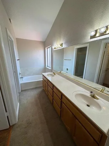 702 Whitney Court, Los Banos, California 93635