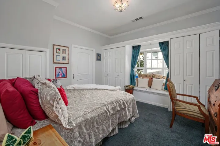 2213 Virginia Avenue, Santa Monica, California 90404