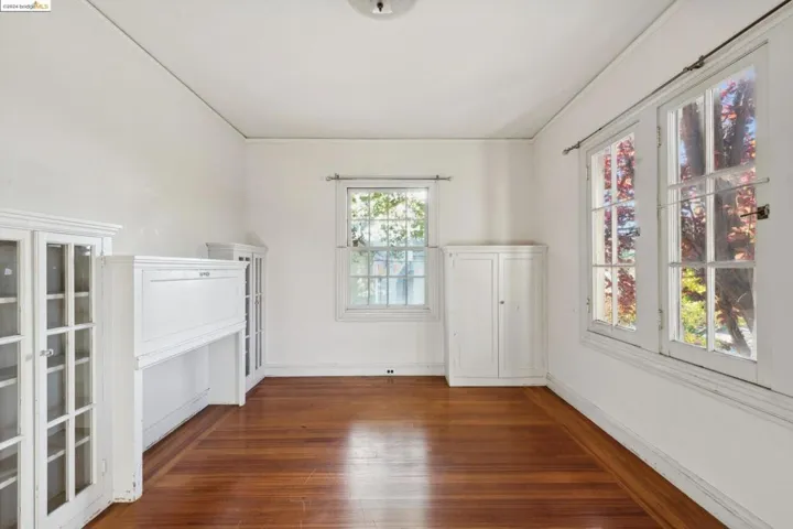 571 Crofton Avenue, Piedmont, California 94610-1520