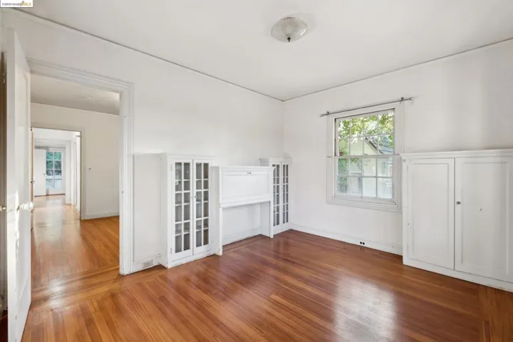 571 Crofton Avenue, Piedmont, California 94610-1520