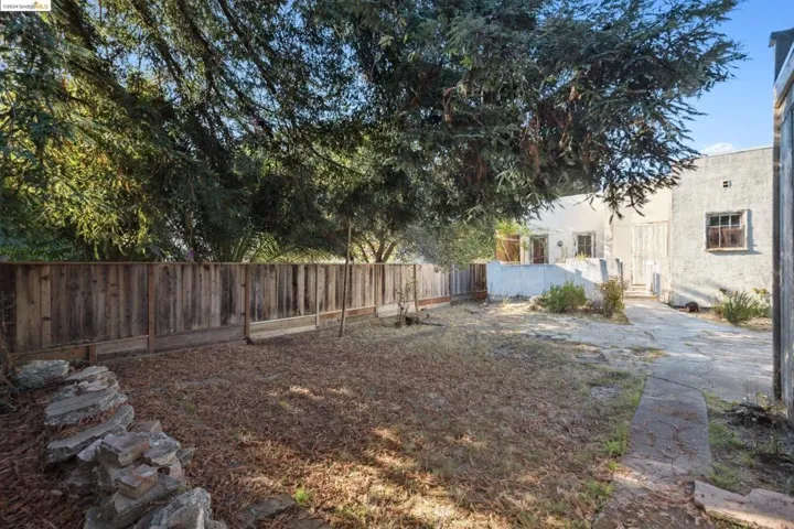 571 Crofton Avenue, Piedmont, California 94610-1520