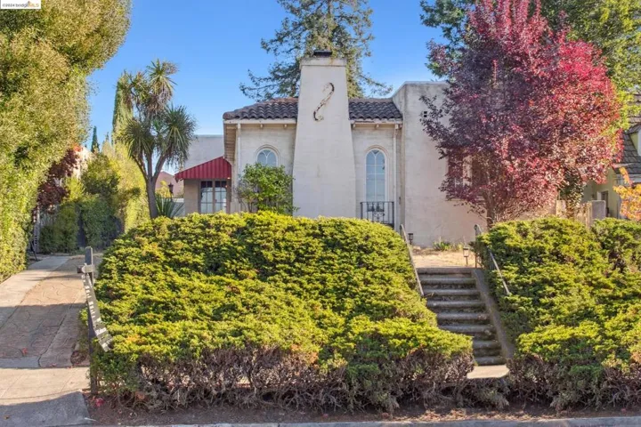 571 Crofton Avenue, Piedmont, California 94610-1520
