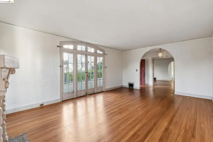 571 Crofton Avenue, Piedmont, California 94610-1520