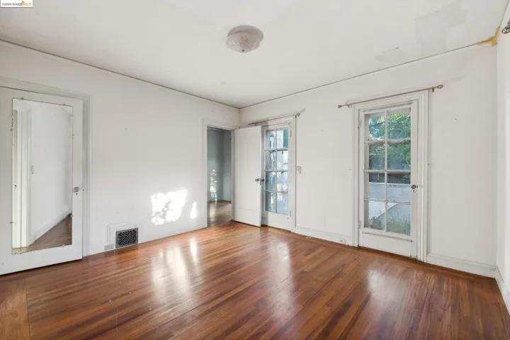 571 Crofton Avenue, Piedmont, California 94610-1520