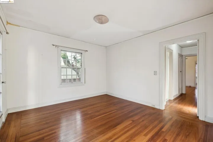 571 Crofton Avenue, Piedmont, California 94610-1520