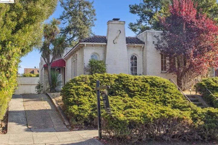 571 Crofton Avenue, Piedmont, California 94610-1520