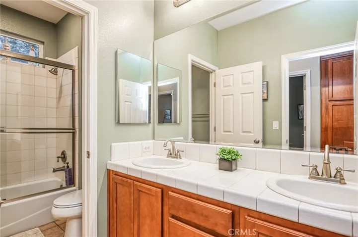 991 Rosewood Avenue, Sanger, California 93657