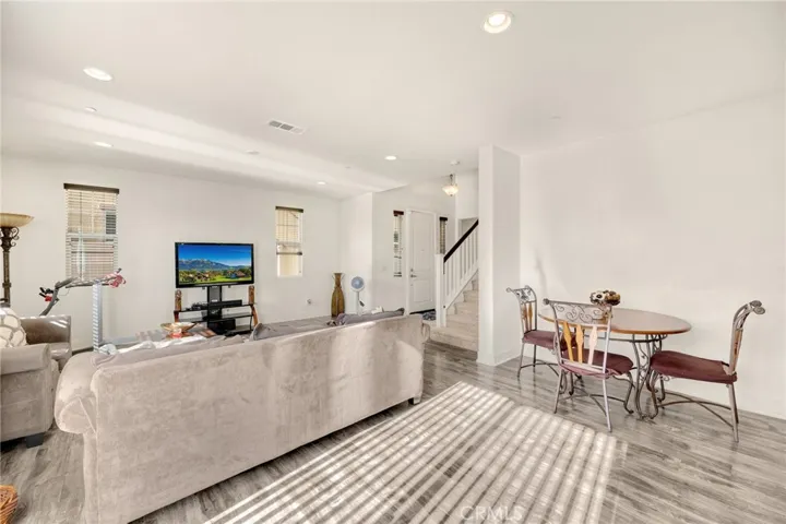 7035 Terrapin Way, Eastvale, California 92880