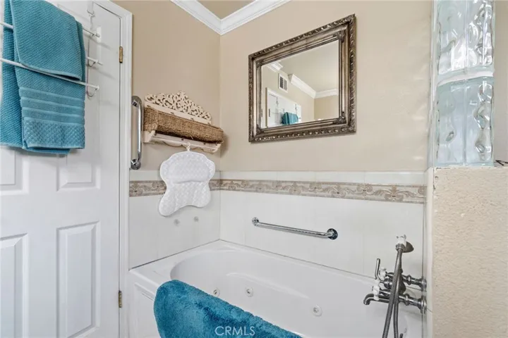4422 N Haslam Avenue, Fresno, California 93722