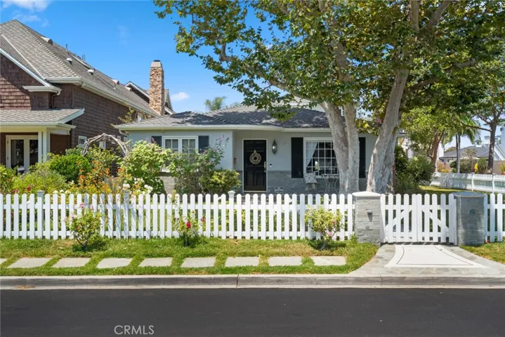 445 El Modena, Newport Beach, California 92663