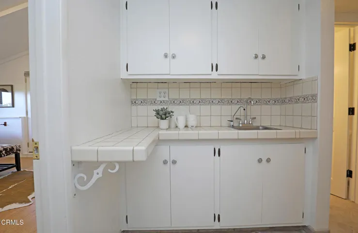 Entry level wetbar